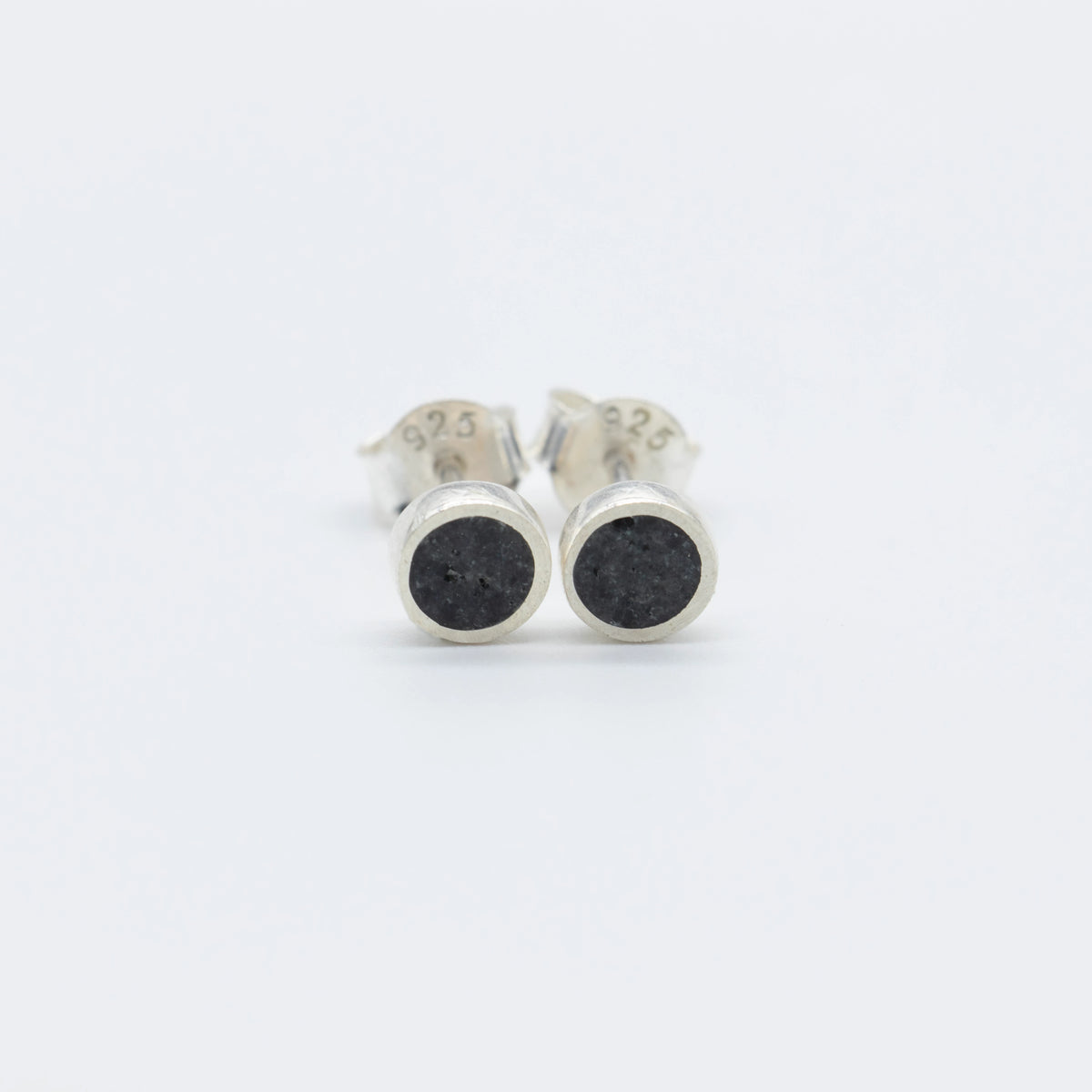 Ohrringe aus dunklem Seestein 4 mm