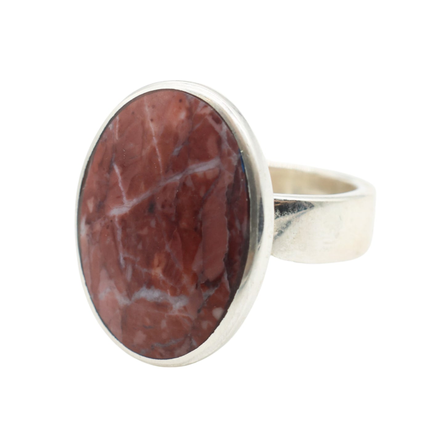 Anello ovale regolabile in marmo Sassalbo rosso della Valposchiavo, montatura argento 925, pezzo unico stoneart swiss.