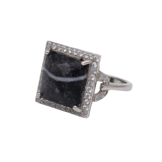 Damenring aus Seestein mit weisser Aderung