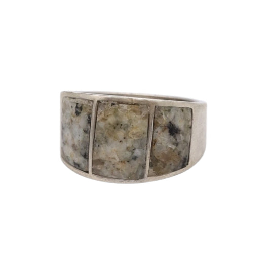 Unisex Ring with Three Beige Lake Stones