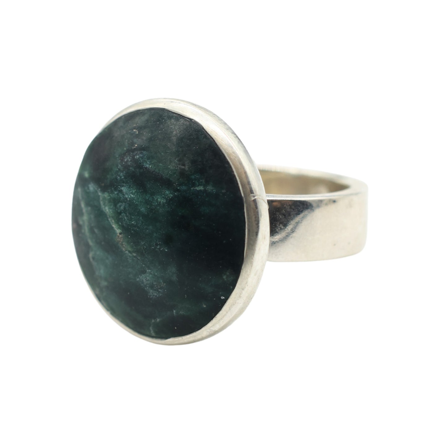 Anello regolabile in serpentino verde della Valposchiavo, pietra naturale con venature uniche, montatura argento 925