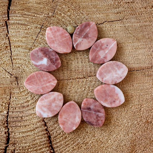 Bracelet in Sassalbo Marble with Leaf-Shaped Pieces