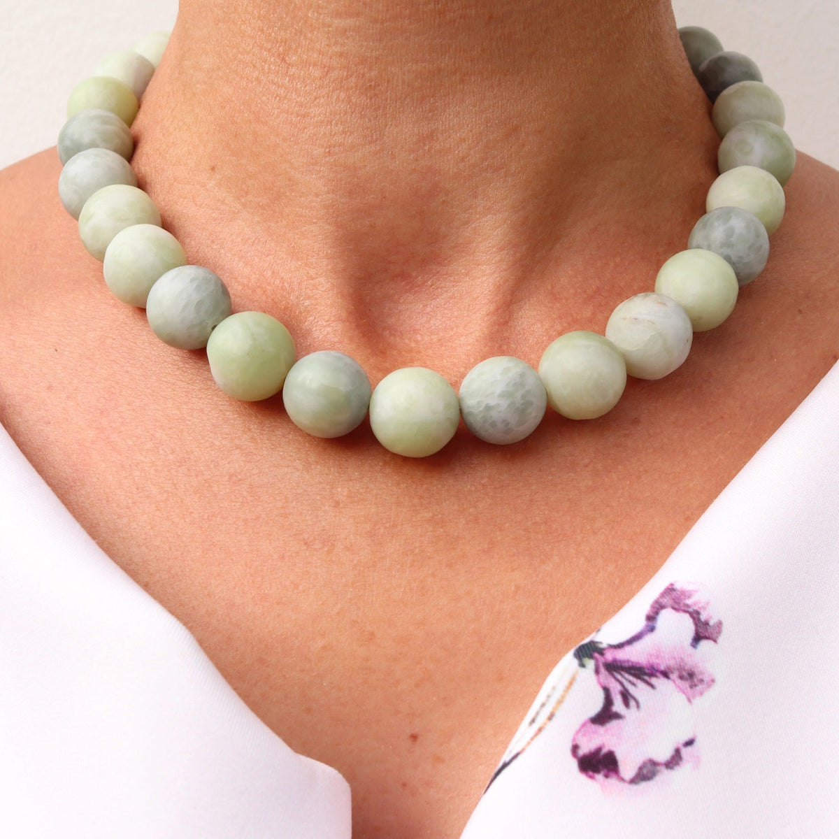 Halskette mit Nephrit-Jade Kugeln aus der Valposchiavo