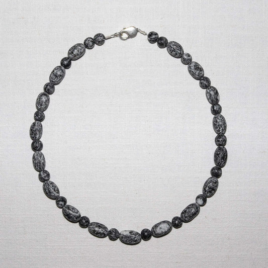 Elegant Necklace in Palü Granite