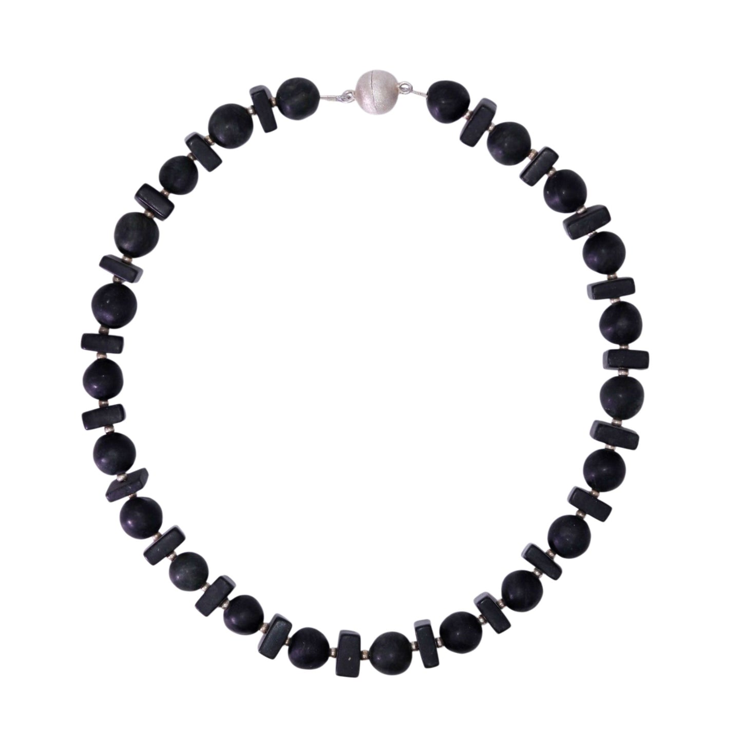 Halskette mit Kugeln und rechteckigen Elementen aus schwarzem Serpentin