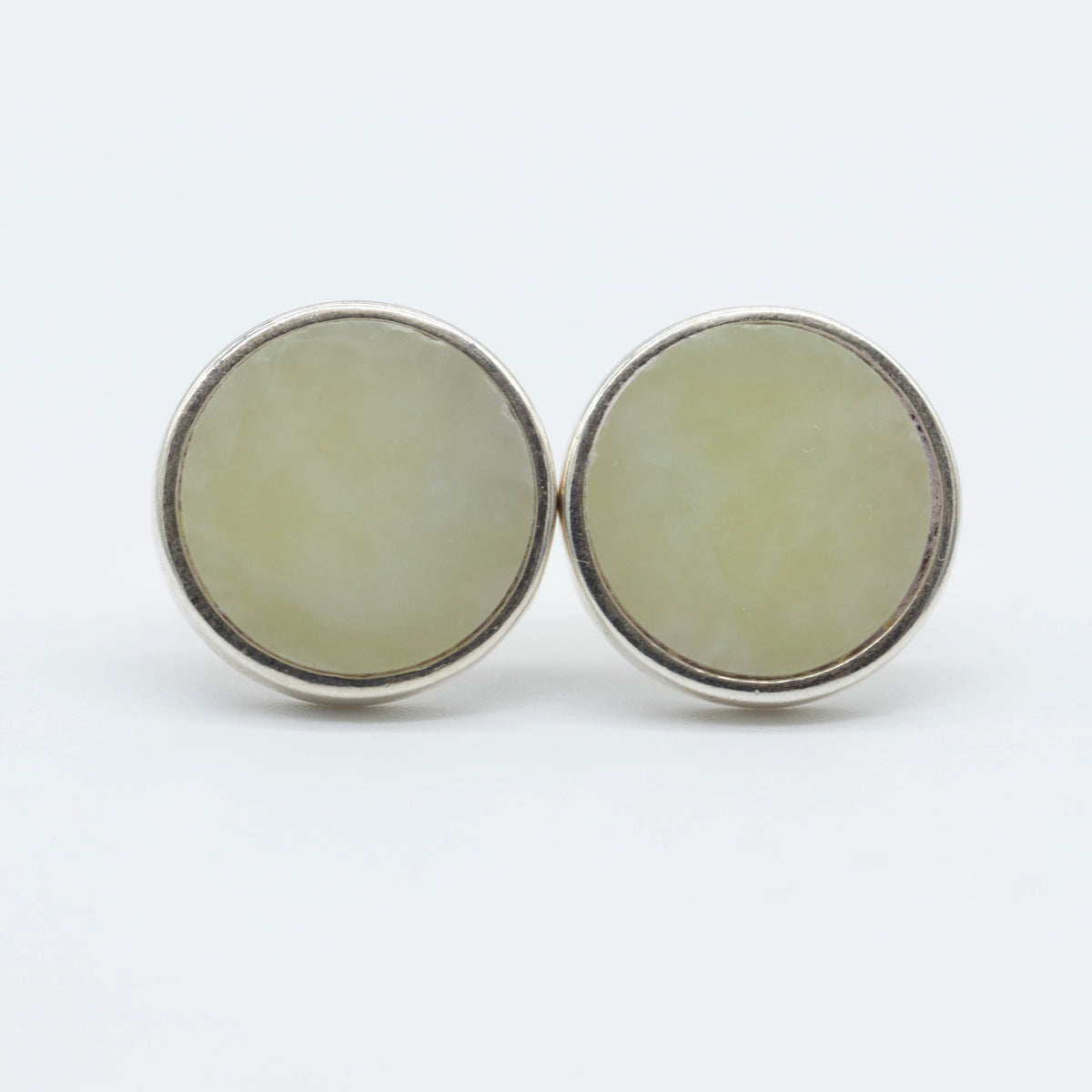 Grosse Ohrringe aus Nephrit Jade aus der Valposchiavo 14 mm