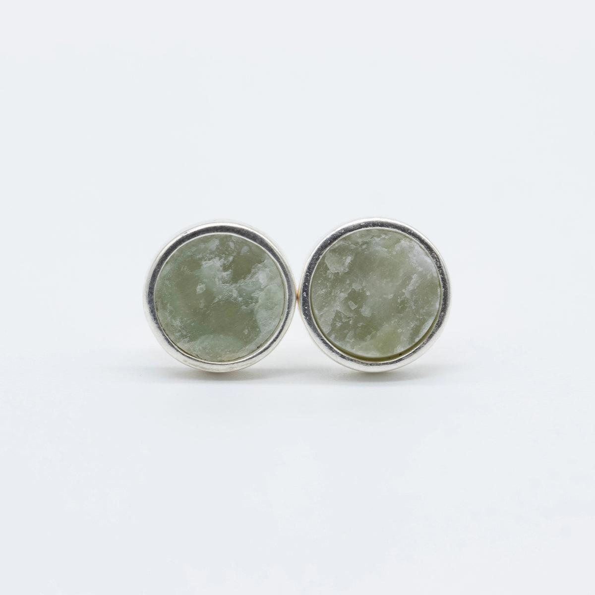Ohrringe aus roher Nephrit Jade aus der Valposchiavo