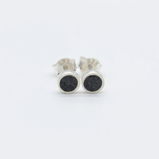 Earrings in Dark Lake Stone from Valposchiavo 4 mm